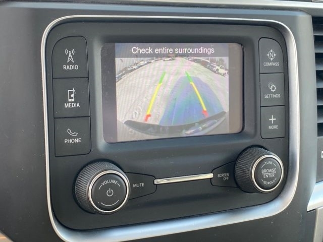 RAM 1500 Classic Tradesman Crew Cab SWB 4WD 2023