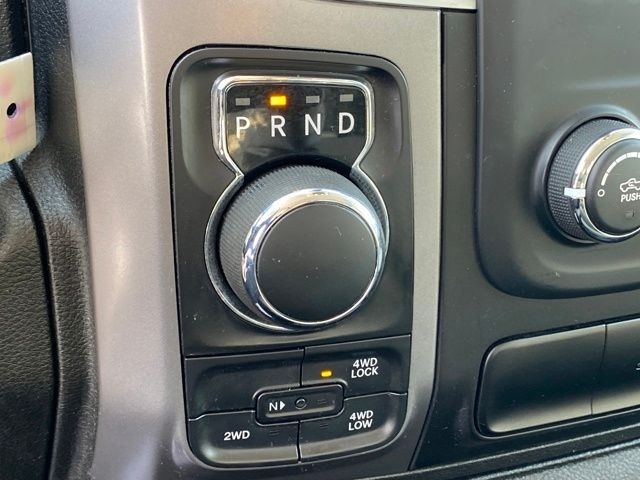 RAM 1500 Classic Tradesman Crew Cab SWB 4WD 2023