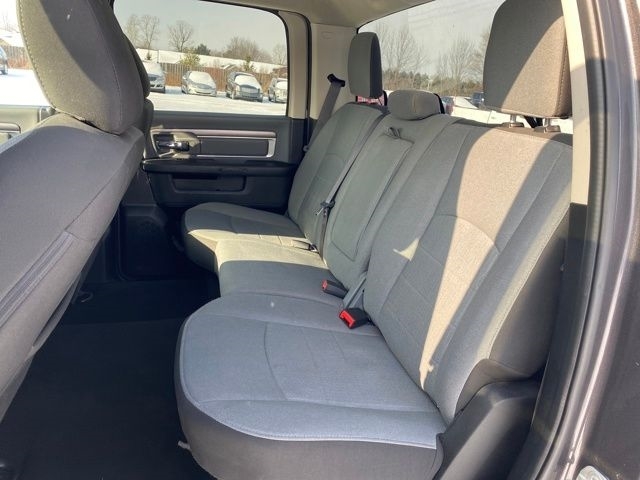 RAM 1500 Classic Tradesman Crew Cab SWB 4WD 2023