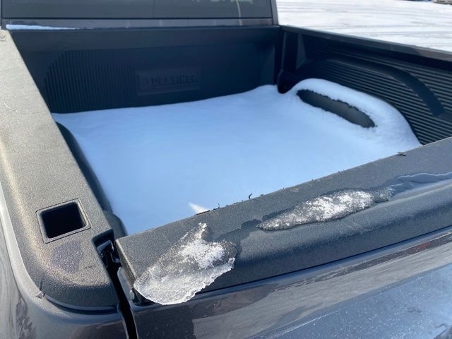 RAM 1500 Classic Tradesman Crew Cab SWB 4WD 2023