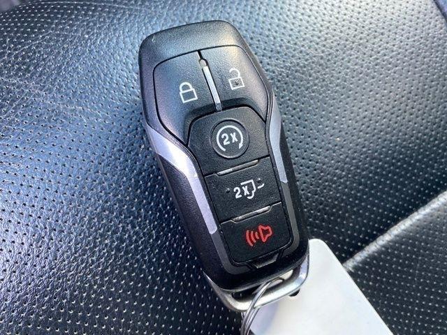 Ford F-150 Lariat SuperCrew 5.5-ft. Bed 4WD 2016