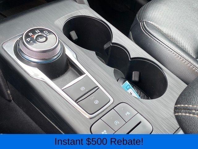 Ford Escape Titanium 4WD 2022