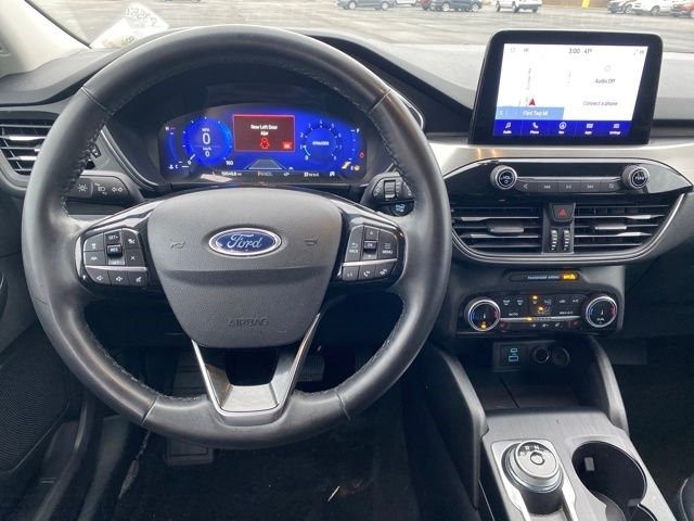 Ford Escape Titanium 4WD 2022