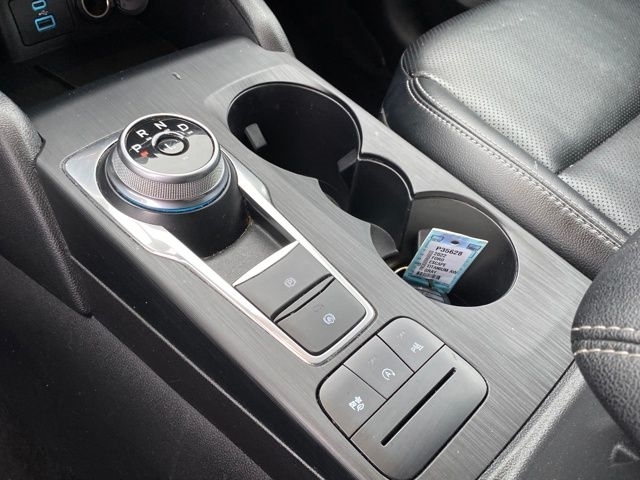 Ford Escape Titanium 4WD 2022