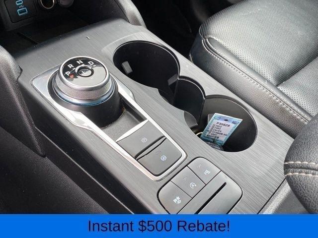 Ford Escape Titanium 4WD 2022