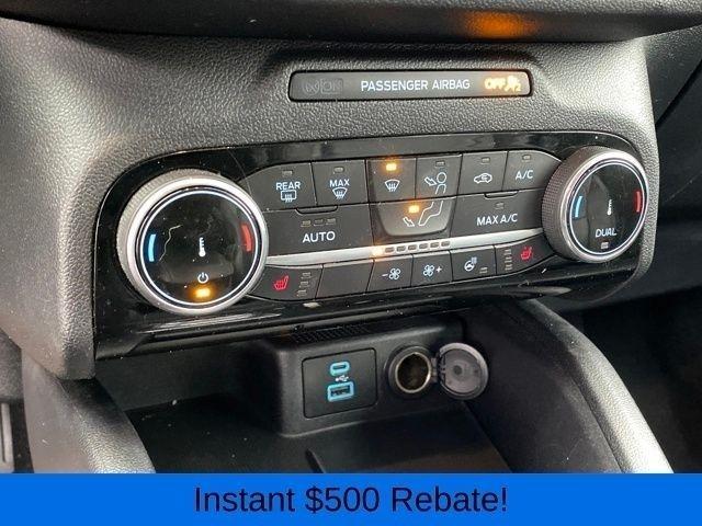 Ford Escape Titanium 4WD 2022