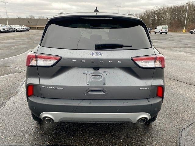 Ford Escape Titanium 4WD 2022