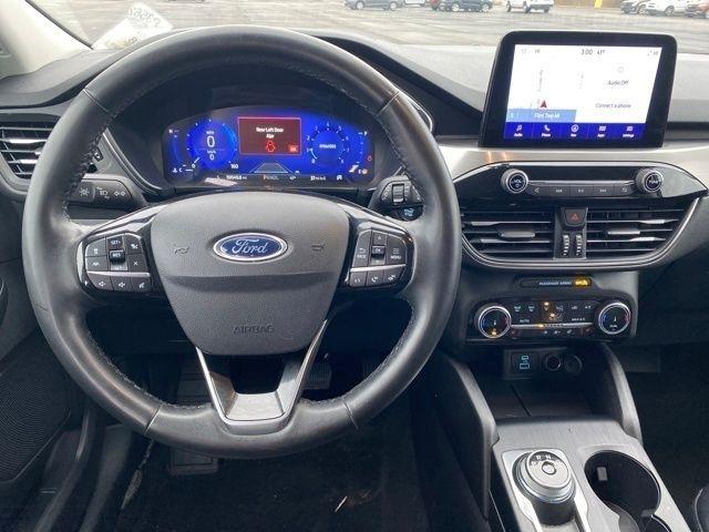 Ford Escape Titanium 4WD 2022