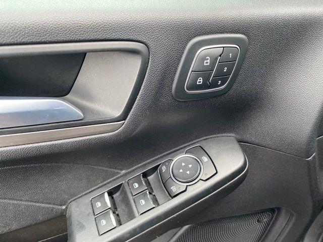 Ford Escape Titanium 4WD 2022