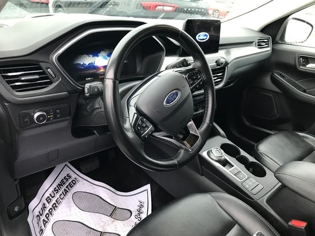Ford Escape Titanium 4WD 2022
