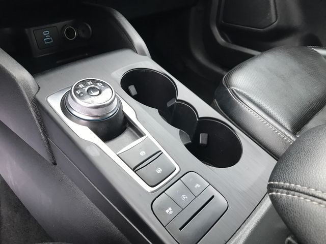 Ford Escape Titanium 4WD 2022