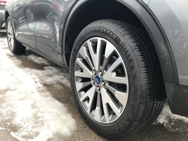 Ford Escape Titanium 4WD 2022