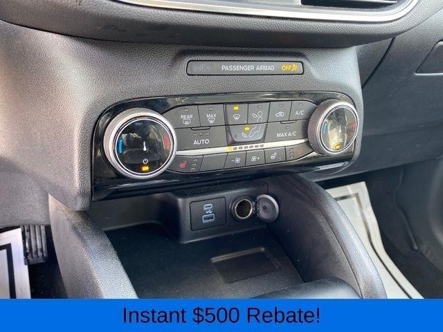 Ford Escape Titanium 4WD 2022