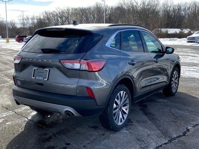 Ford Escape Titanium 4WD 2022