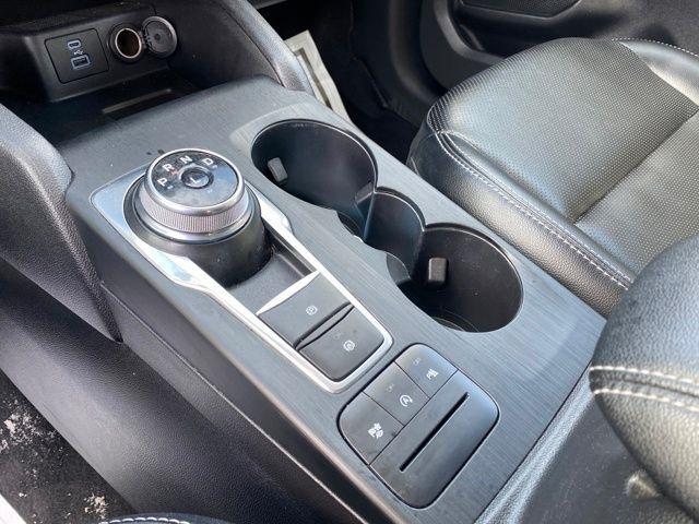 Ford Escape Titanium 4WD 2022