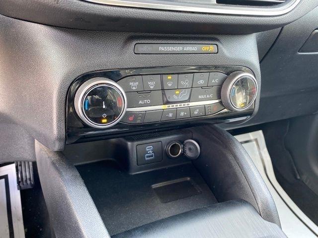 Ford Escape Titanium 4WD 2022