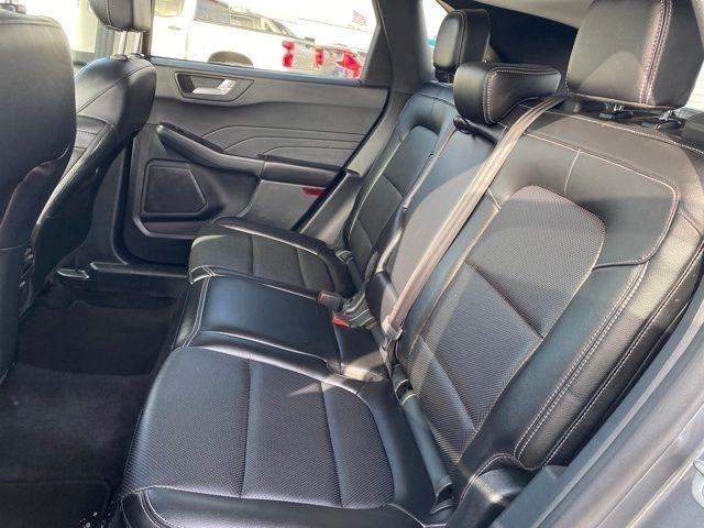 Ford Escape Titanium 4WD 2022