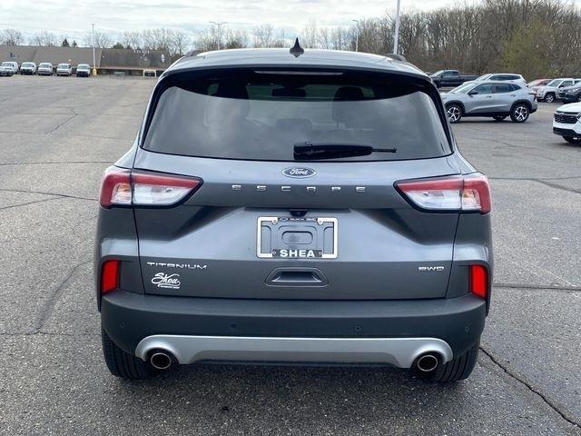 Ford Escape Titanium 4WD 2022