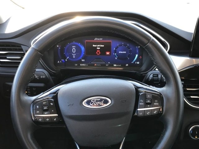 Ford Escape Titanium 4WD 2022