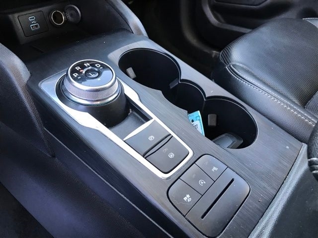 Ford Escape Titanium 4WD 2022