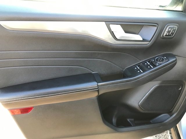 Ford Escape Titanium 4WD 2022