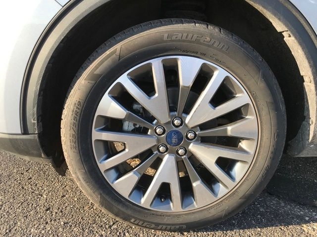 Ford Escape Titanium 4WD 2022