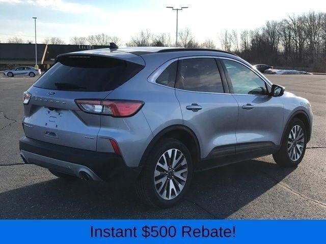 Ford Escape Titanium 4WD 2022