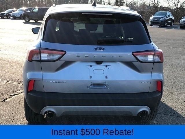 Ford Escape Titanium 4WD 2022