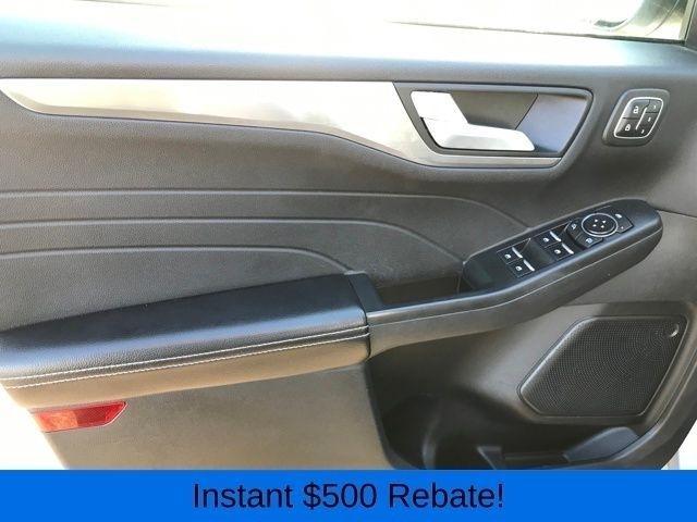 Ford Escape Titanium 4WD 2022