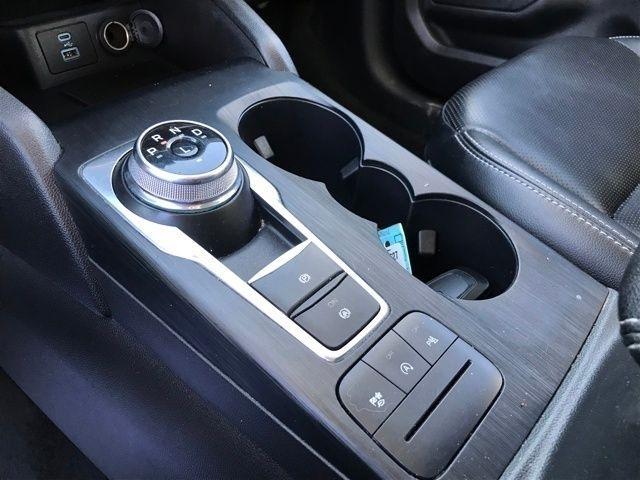 Ford Escape Titanium 4WD 2022