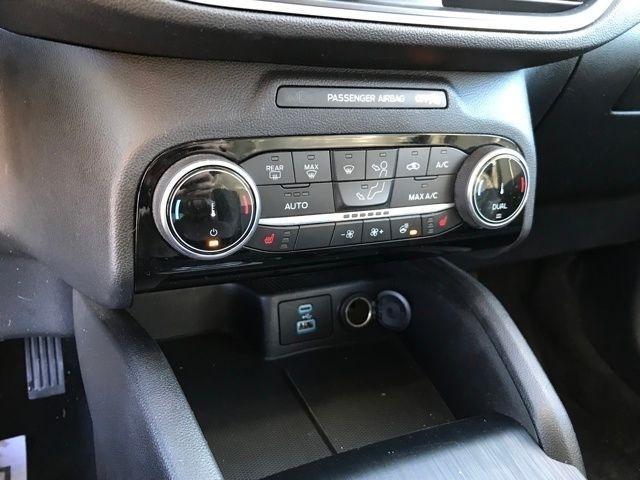 Ford Escape Titanium 4WD 2022