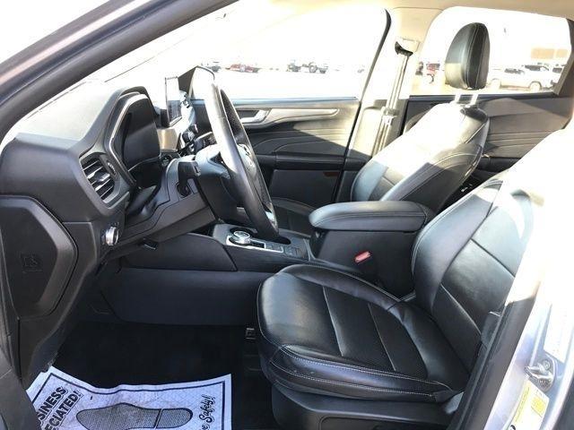 Ford Escape Titanium 4WD 2022