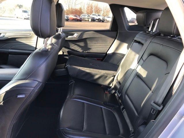 Ford Escape Titanium 4WD 2022