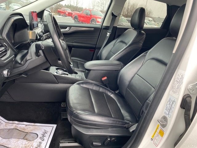 Ford Escape Titanium 4WD 2022