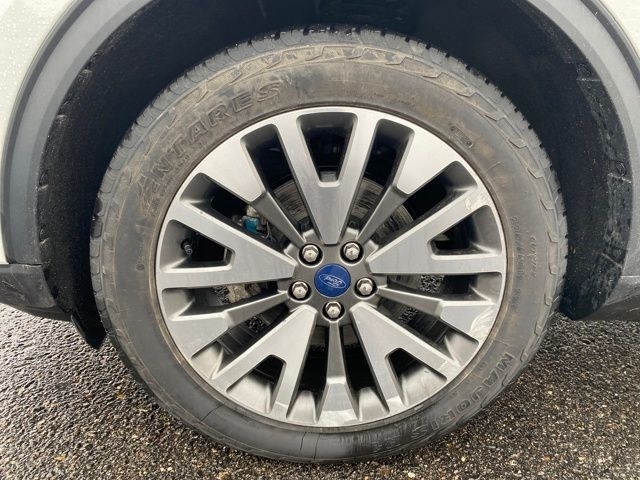 Ford Escape Titanium 4WD 2022