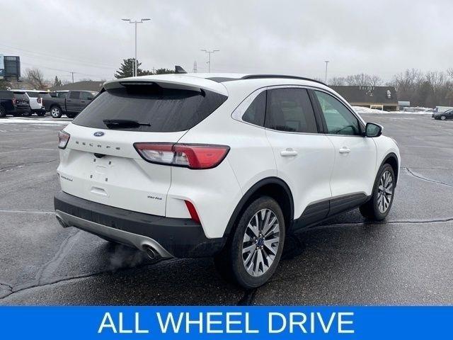 Ford Escape Titanium 4WD 2022