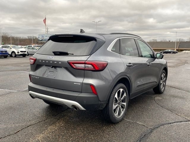 Ford Escape Platinum AWD 2023