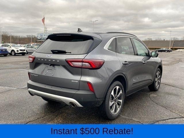 Ford Escape Platinum AWD 2023