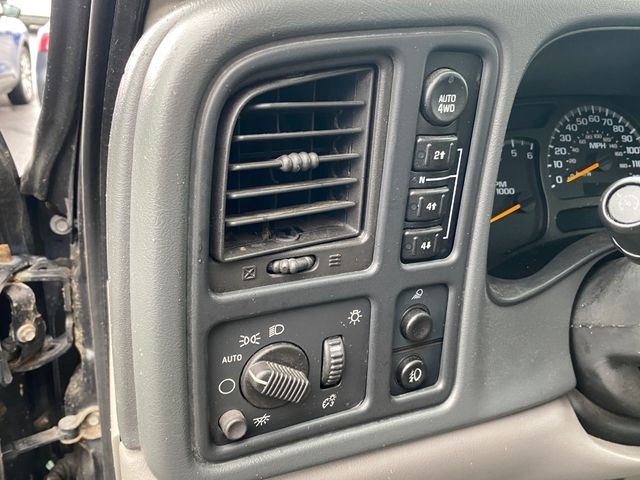 Chevrolet Avalanche 2500 4WD 2005