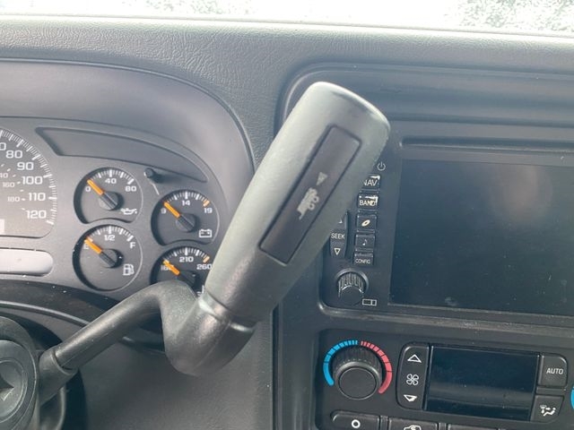 Chevrolet Avalanche 2500 4WD 2005