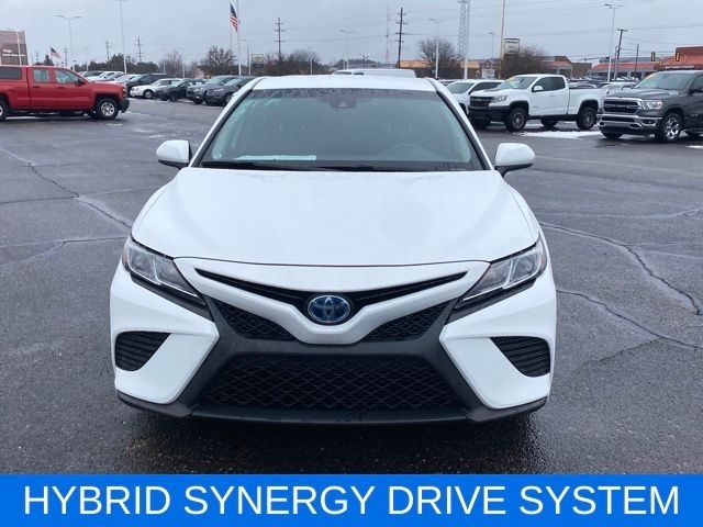 Toyota Camry Hybrid XLE 2019