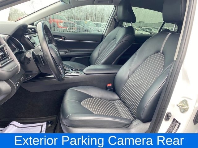 Toyota Camry Hybrid XLE 2019