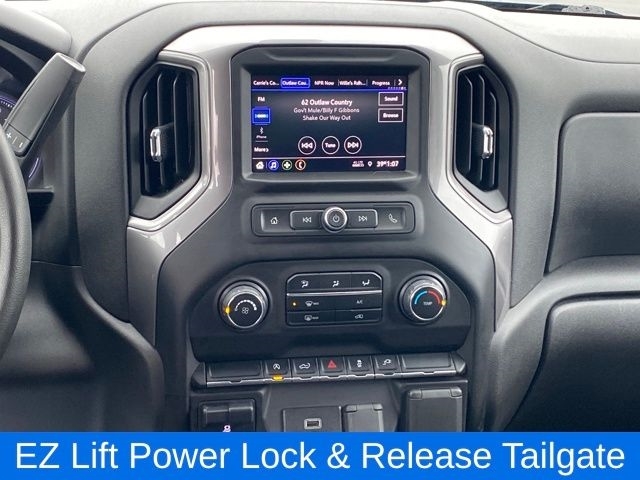 Chevrolet Silverado 1500 Custom Crew Cab Long Box 4WD 2020