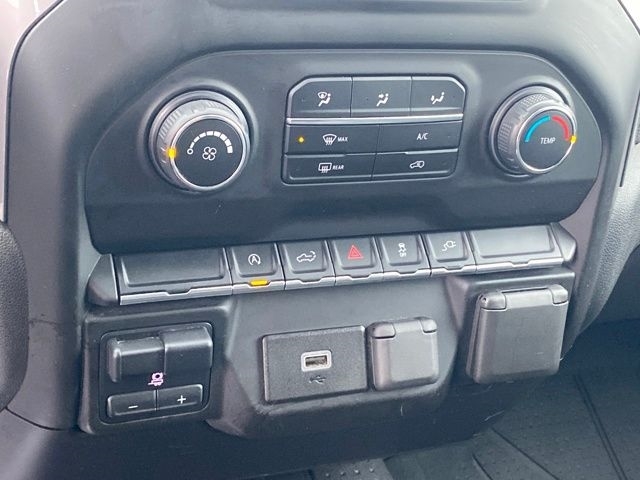 Chevrolet Silverado 1500 Custom Crew Cab Long Box 4WD 2020