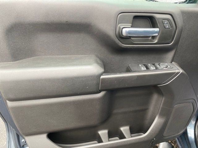 Chevrolet Silverado 1500 Custom Crew Cab Long Box 4WD 2020