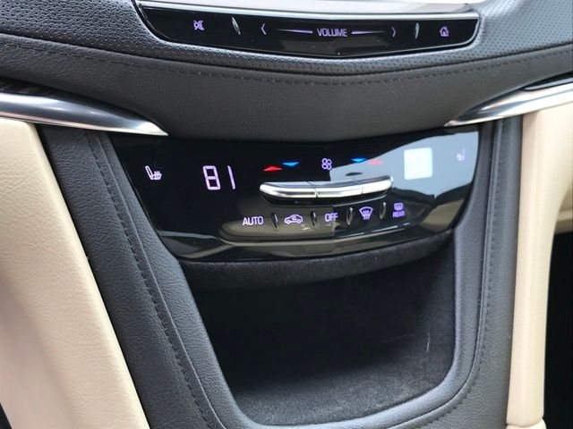 Cadillac XT5 Base AWD 2019