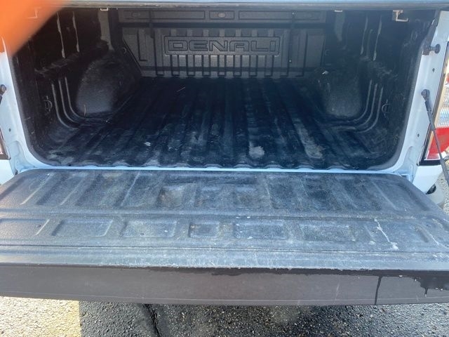 GMC Canyon Denali Crew Cab Long Box 4WD 2022