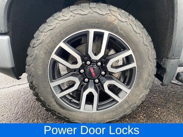 GMC Sierra 1500 AT4 Crew Cab Long Box 4WD 2021