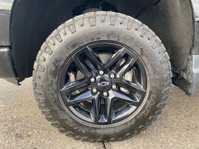 Chevrolet Silverado 1500 Trail Boss Custom Crew Cab 4WD 2022