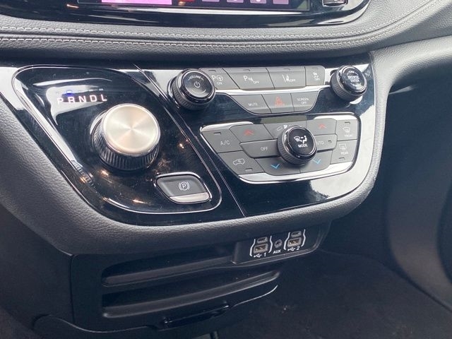 Chrysler Pacifica Hybrid Select 2024